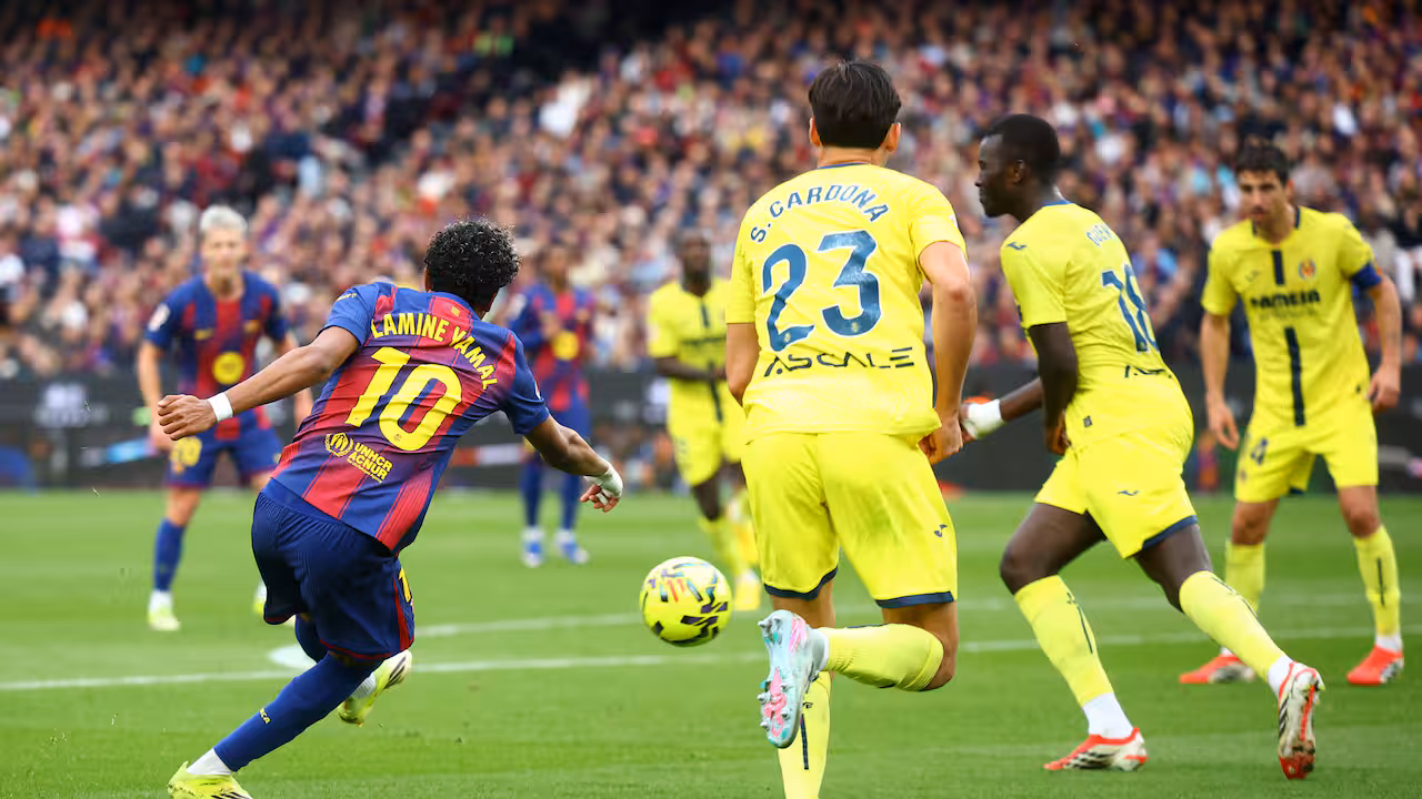 Lamine Yamal scoort voor FC Barcelona